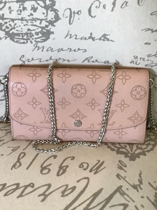 Louis Vuitton Handbags - Louis Vuitton Pink Mahina Leather Crossbody XL Wallet on chain